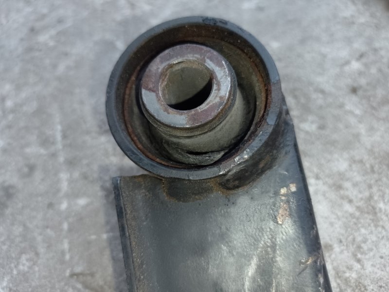 Рычаг передней подвески верхний правый PATHFINDER R51 04-14 2004 R51 4.0 VQ40DE