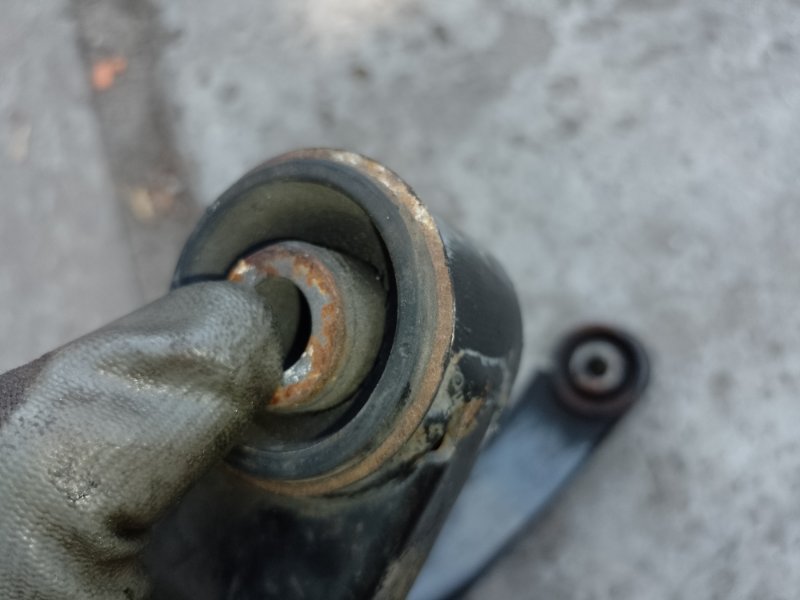 Рычаг передней подвески верхний левый PATHFINDER R51 04-14 2004 R51 4.0 VQ40DE