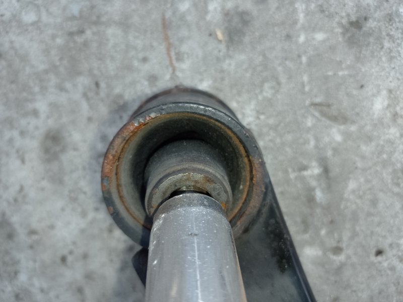 Рычаг передней подвески верхний левый PATHFINDER R51 04-14 2004 R51 4.0 VQ40DE