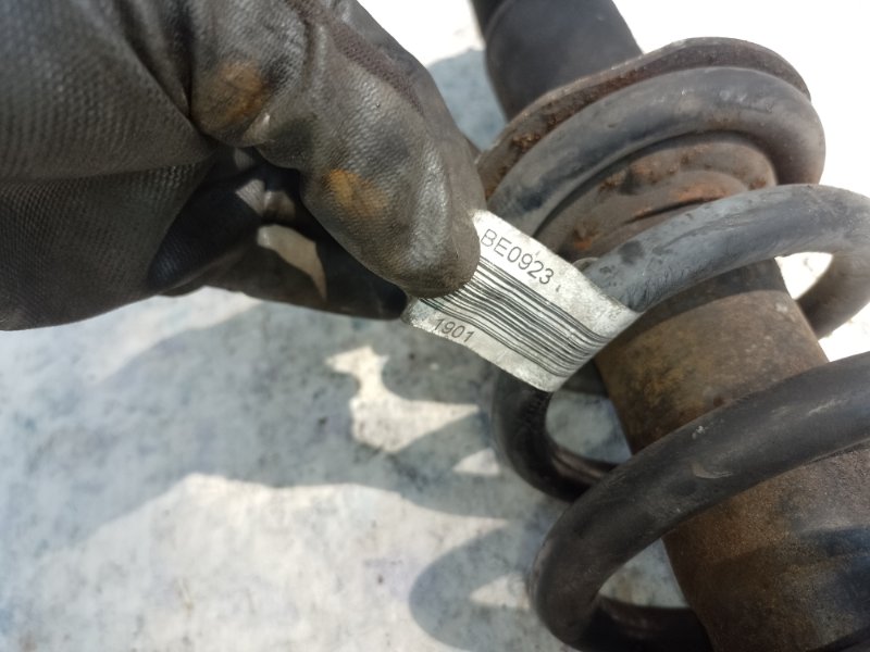 Амортизатор передний PATHFINDER R51 04-14 2004 R51 4.0 VQ40DE