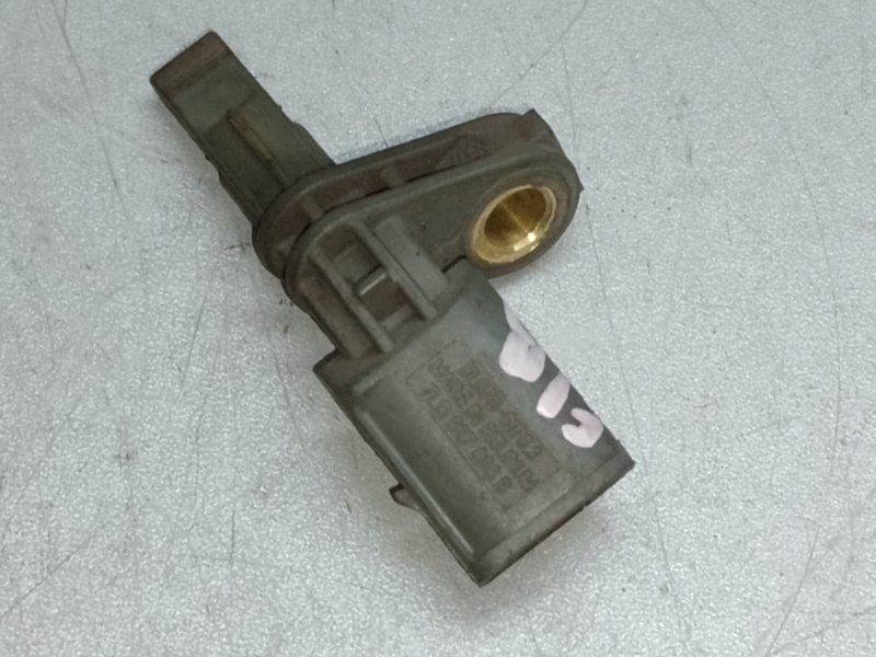 Запчасть датчик abs передний правый VOLKSWAGEN TOUAREG 02-10 2007 BHK 3.6 7L0 927 808 B Б/У Датчик ABS передний правый VOLKSWAGEN TOUAREG 02-10 2007 BHK 3.6 7L0 927 808 B Б/У