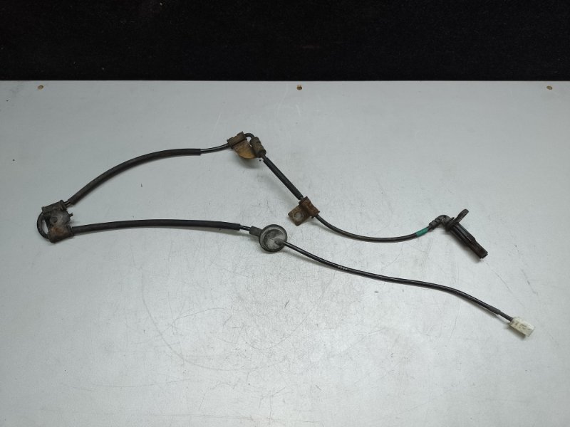 Датчик ABS задний левый HYUNDAI TUCSON 04-10 2006 2.7 G6BA 95680-2E300 Б/У