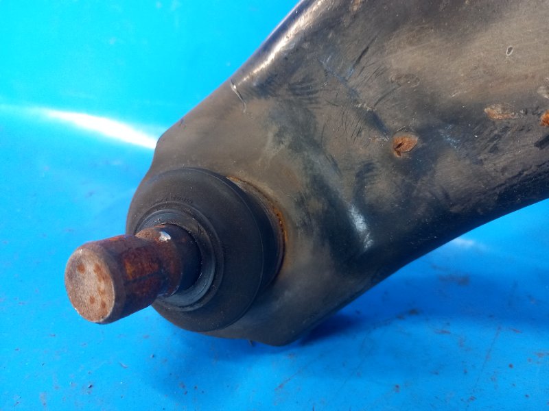 Рычаг передней подвески нижний левый NISSAN SENTRA B17 12-21 1.8 MRA8DE