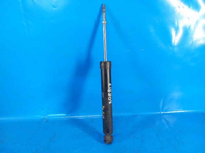 Запчасть амортизатор задний NISSAN SENTRA B17 12-21 2013 1.8 MRA8DE E62103SH0C Б/У Амортизатор задний NISSAN SENTRA B17 12-21 2013 1.8 MRA8DE E62103SH0C Б/У