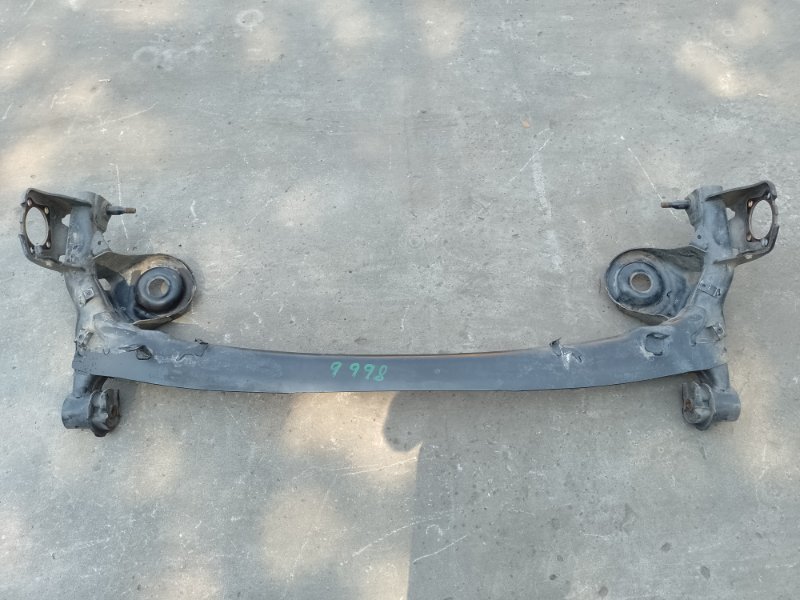 Балка задней подвески TOYOTA SIENNA 11-16 2012 3.5 2GR-FE 42110-08040 Б/У