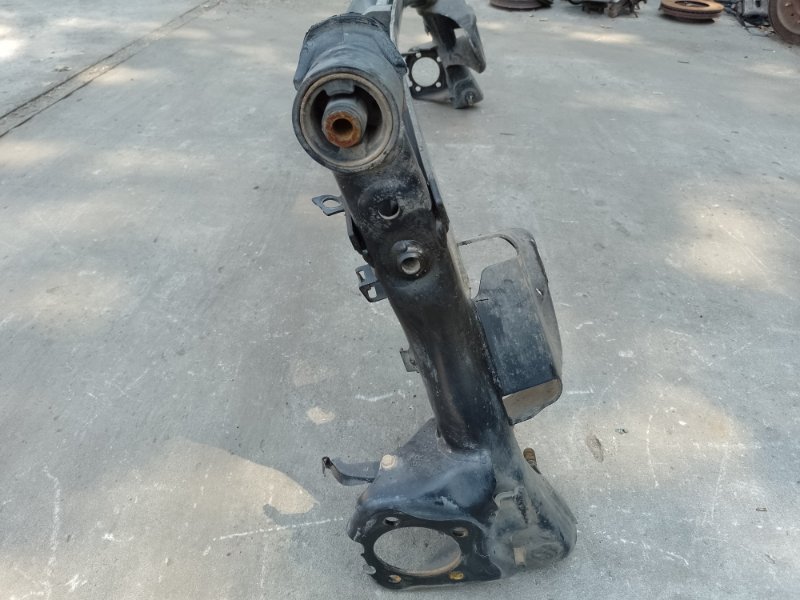 Балка задней подвески SIENNA 11-16 2012 3.5 2GR-FE