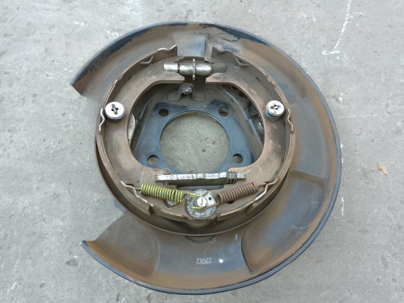 Запчасть тормозной механизм задний левый TOYOTA SIENNA 11-16 2012 3.5 2GR-FE 46504-08020 Б/У Тормозной механизм задний левый TOYOTA SIENNA 11-16 2012 3.5 2GR-FE 46504-08020 Б/У