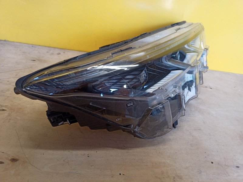 Фара правая FORD MUSTANG MACH-E 19- Фара правая FORD MUSTANG MACH-E 19-