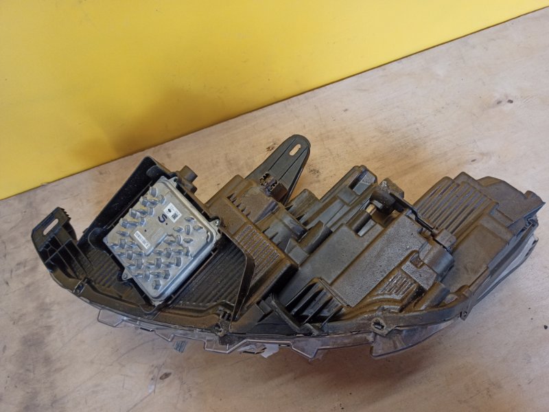 Фара правая MUSTANG MACH-E 19- Фара правая MUSTANG MACH-E 19-