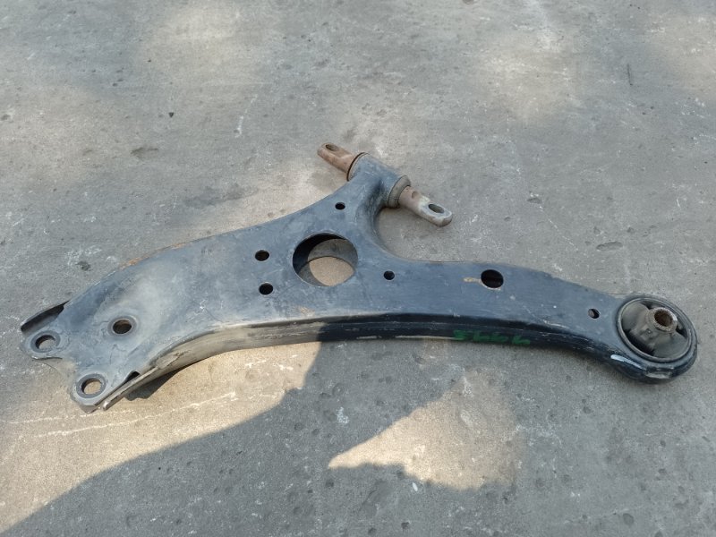 Рычаг передней подвески нижний правый SIENNA 11-16 2012 3.5 2GR-FE Рычаг передней подвески нижний правый SIENNA 11-16 2012 3.5 2GR-FE