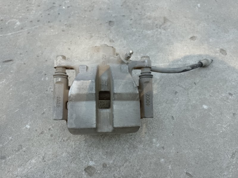 Запчасть суппорт тормозной задний правый TOYOTA SIENNA 11-16 2012 3.5 2GR-FE 47830-0E021 Б/У Суппорт тормозной задний правый TOYOTA SIENNA 11-16 2012 3.5 2GR-FE 47830-0E021 Б/У