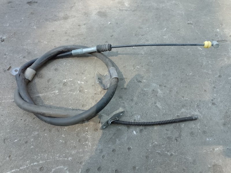 Трос стояночного тормоза правый TOYOTA SIENNA 11-16 2012 3.5 2GR-FE 46420-08040 Б/У