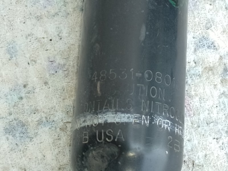 Амортизатор задний SIENNA 11-16 2012 3.5 2GR-FE Амортизатор задний SIENNA 11-16 2012 3.5 2GR-FE