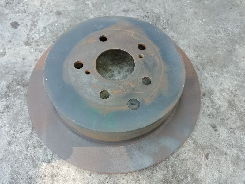 Запчасть тормозной диск задний TOYOTA SIENNA 11-16 2012 3.5 2GR-FE 42431-0E020 Б/У Тормозной диск задний TOYOTA SIENNA 11-16 2012 3.5 2GR-FE 42431-0E020 Б/У