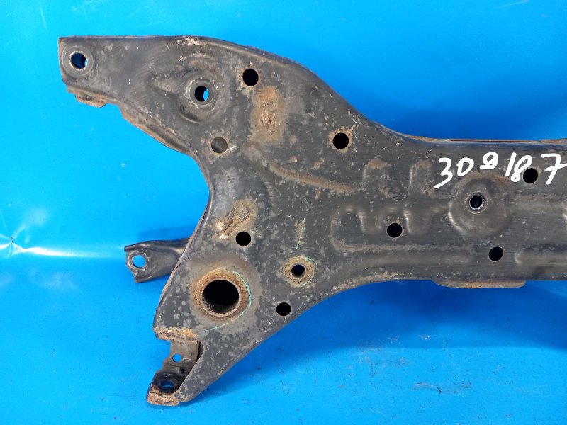 Балка передней подвески MIRAGE 13- 2013 1.2 3A92 Балка передней подвески MIRAGE 13- 2013 1.2 3A92