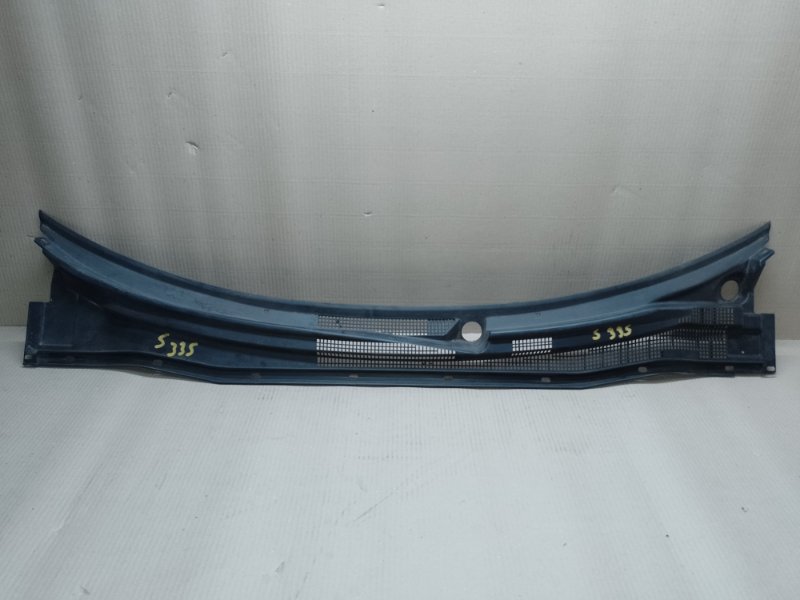 Пластик под лобовое стекло / Жабо MITSUBISHI OUTLANDER 03-07 2003 2.4 4G69 MR971425 Б/У