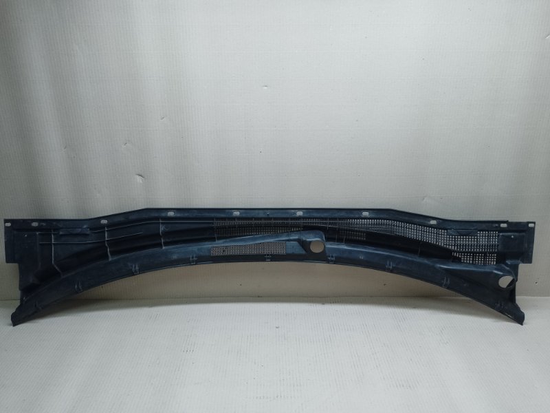 Пластик под лобовое стекло / Жабо OUTLANDER 03-07 2003 2.4 4G69