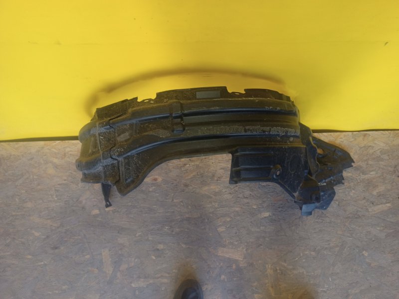 Подкрылок передний левый LEXUS CT200 17-