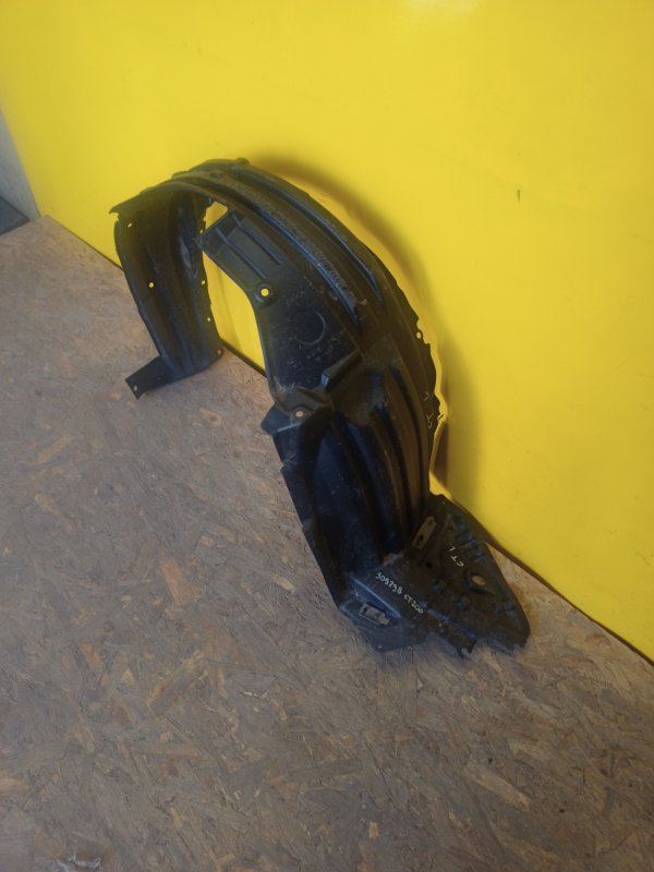 Подкрылок передний левый CT200 17-