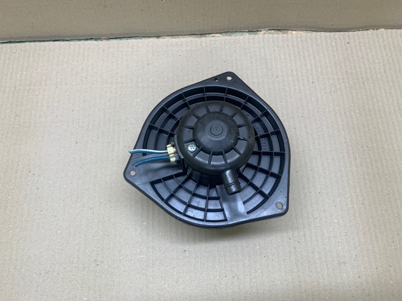 Моторчик печки MITSUBISHI OUTLANDER XL 05-13 CW 3.0 6B31 Моторчик печки MITSUBISHI OUTLANDER XL 05-13 CW 3.0 6B31