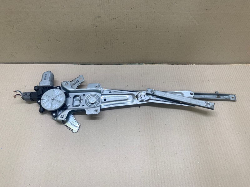 Стеклоподъемник передний правый MITSUBISHI OUTLANDER XL 05-13 2006 CW 3.0 6B31 5713A088 Б/У