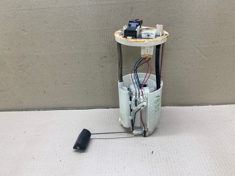 Топливный насос MITSUBISHI OUTLANDER XL 05-13 2006 CW 3.0 6B31 1760A237 Б/У