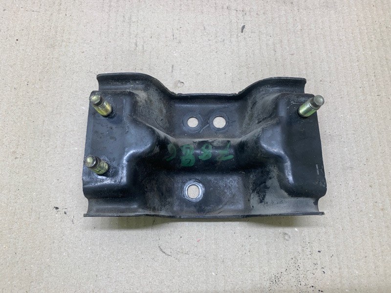 Кронштейн усилителя заднего бампера правый AVALON 05-12 2005 3.5 2GR-FE