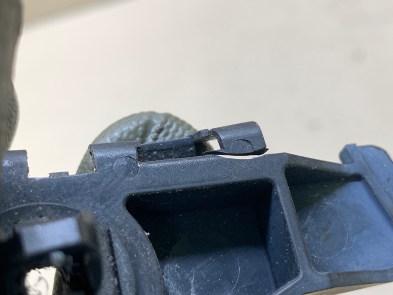 Кронштейн заднего бампера правый TOYOTA AVALON 05-12 3.5 2GR-FE