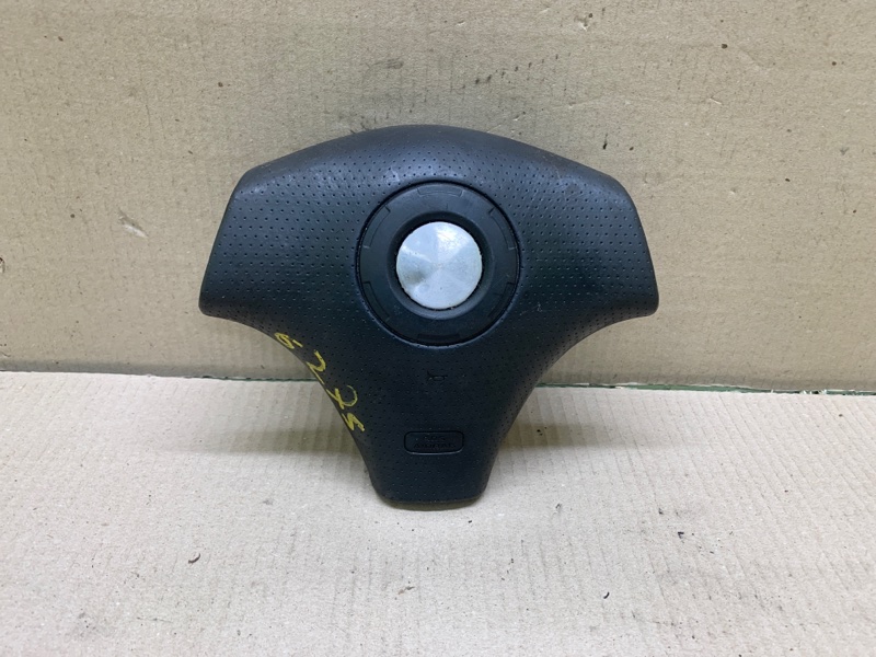 Подушка безопасности в руль TOYOTA MATRIX 02-08 2002 ZZE132 1.8L 1ZZ-FE 45130-02170-B1 Б/У