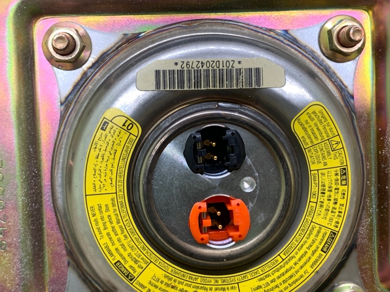 Подушка безопасности в руль TOYOTA MATRIX 02-08 ZZE132 1.8L 1ZZ-FE