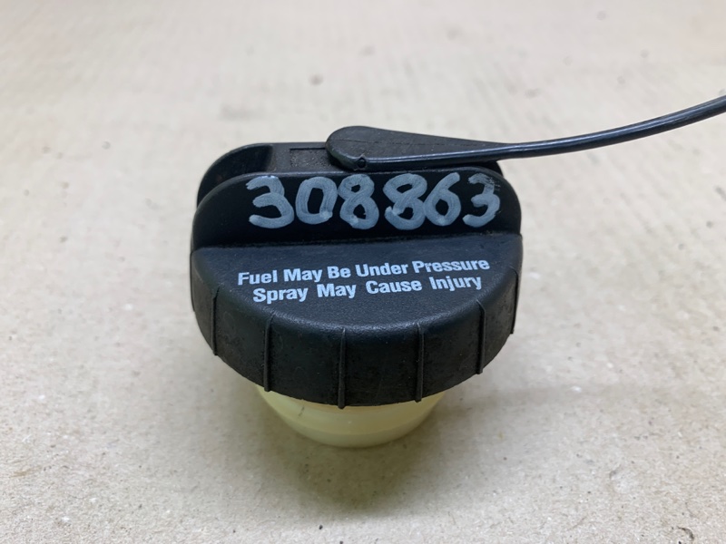 Крышка топливного бака TOYOTA MATRIX 02-08 2002 ZZE132 1.8L 1ZZ-FE 77300-08010 Б/У