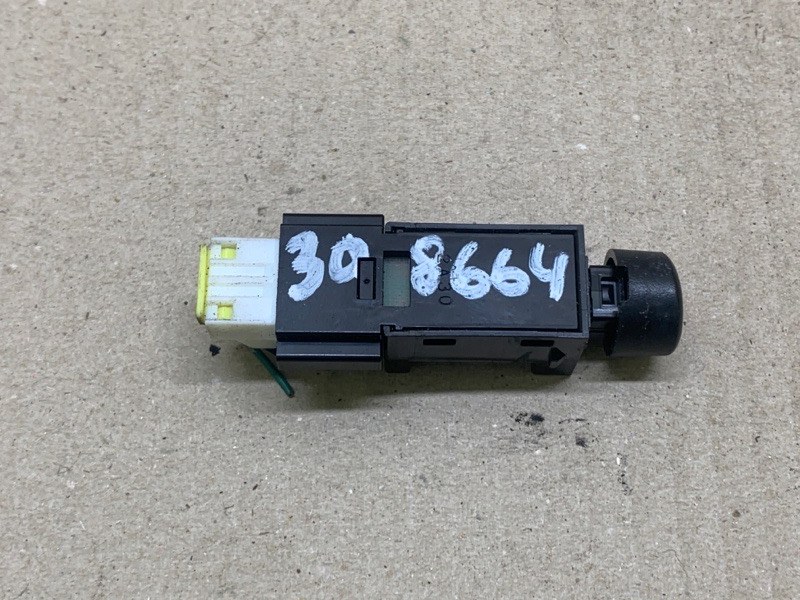 Запчасть кнопка MITSUBISHI ASX / OUTLANDER SPORT 10-21 2012 2.0 4B11 8610A005 Б/У Кнопка MITSUBISHI ASX / OUTLANDER SPORT 10-21 2012 2.0 4B11 8610A005 Б/У