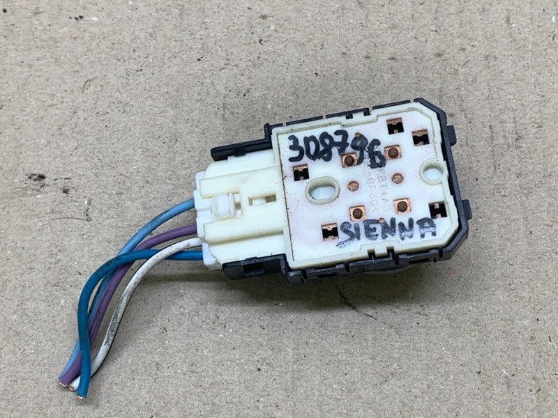 Кнопка регулировки сиденья передняя левая SIENNA 11-16 2012 3.5 2GR-FE