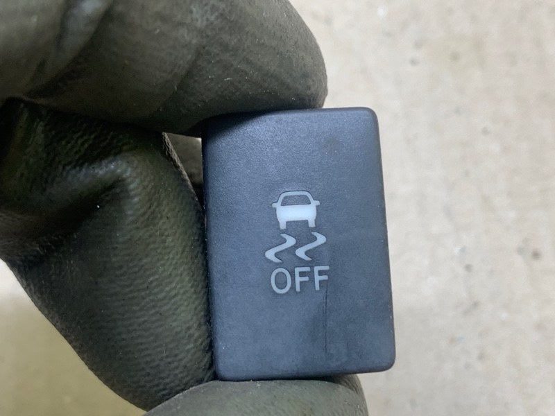 Кнопка курсовой устойчивости TOYOTA SIENNA 11-16 2012 3.5 2GR-FE 84988-0T010 Б/У