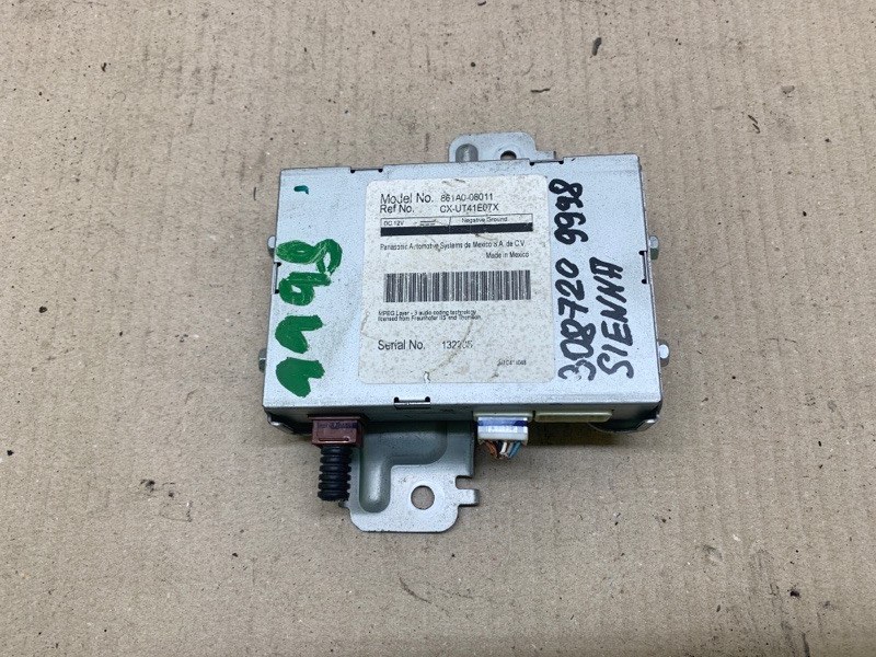 Блок управления мультимедиа TOYOTA SIENNA 11-16 2012 3.5 2GR-FE 861A0-08011 Б/У