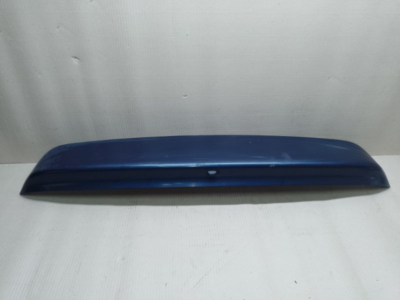 Спойлер крышки багажника TOYOTA MATRIX 02-08 2002 ZZE132 1.8L 1ZZ-FE 67021-02040 Б/У