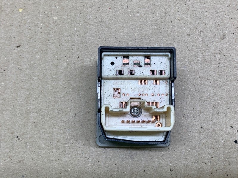 Блок управления зеркалами SIENNA 11-16 2012 3.5 2GR-FE Блок управления зеркалами SIENNA 11-16 2012 3.5 2GR-FE