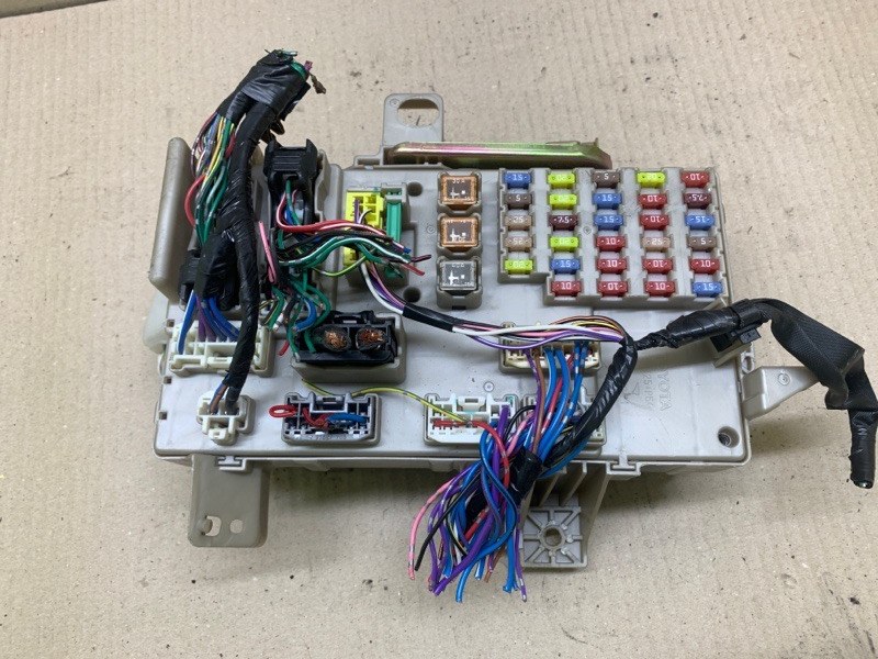 Блок предохранителей салон TOYOTA CAMRY 30 02-06 2003 30 2.4 2AZFE 82730-06040 Б/У