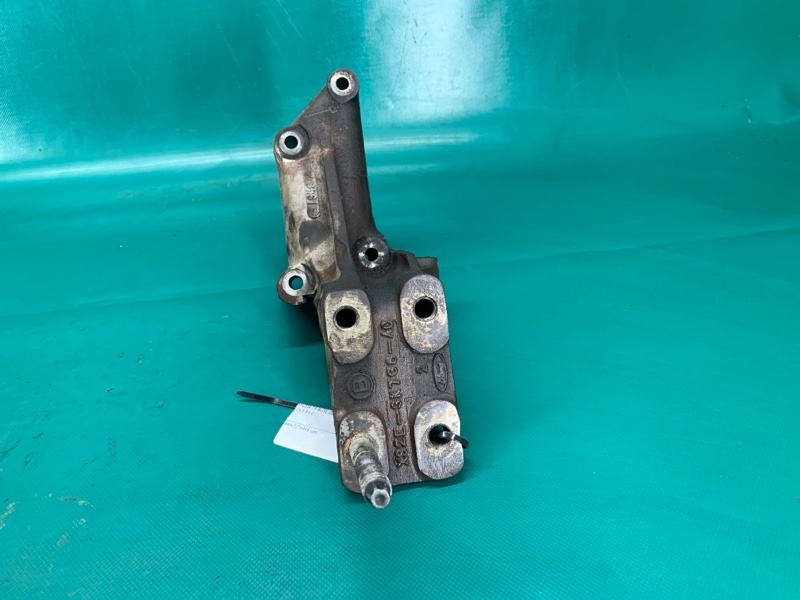 Кронштейн двигателя MAZDA TRIBUTE 00-07 Внедорожник 3.0 Кронштейн двигателя MAZDA TRIBUTE 00-07 Внедорожник 3.0