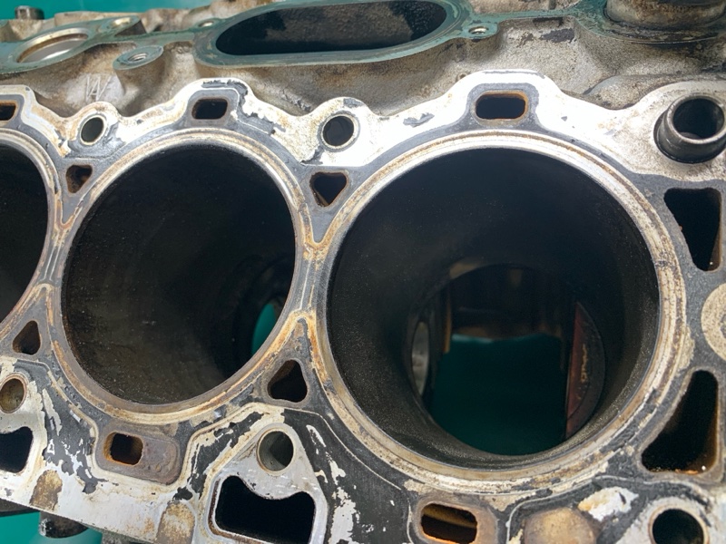 Блок двигателя TRIBUTE 00-07 2001 Внедорожник 3.0