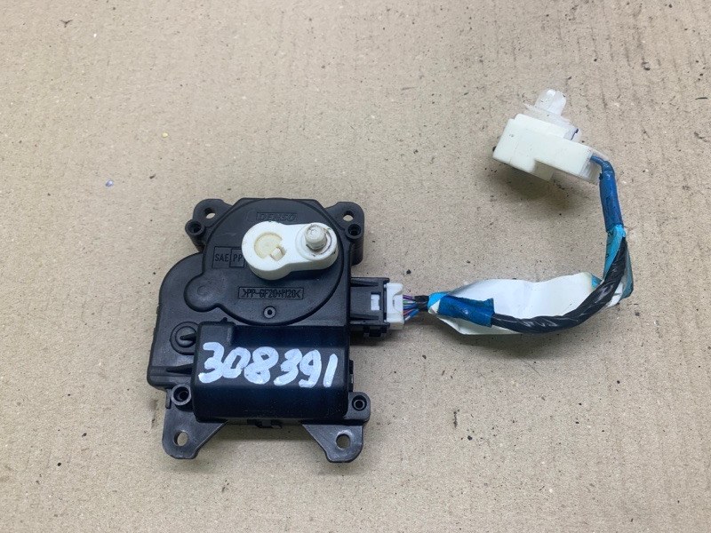 Моторчик заслонки печки TOYOTA CAMRY 30 02-06 2003 30 2.4 2AZFE 87106-06110 Б/У