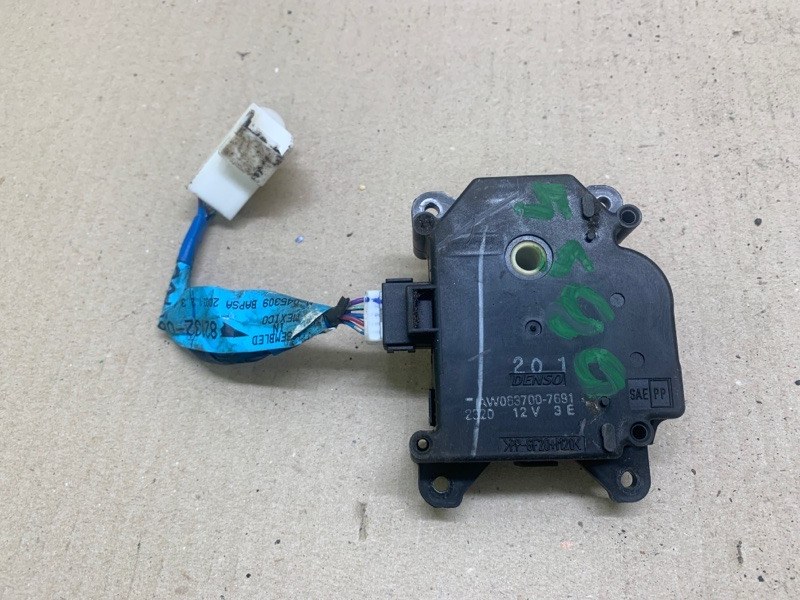 Моторчик заслонки печки CAMRY 30 02-06 2003 30 2.4 2AZFE