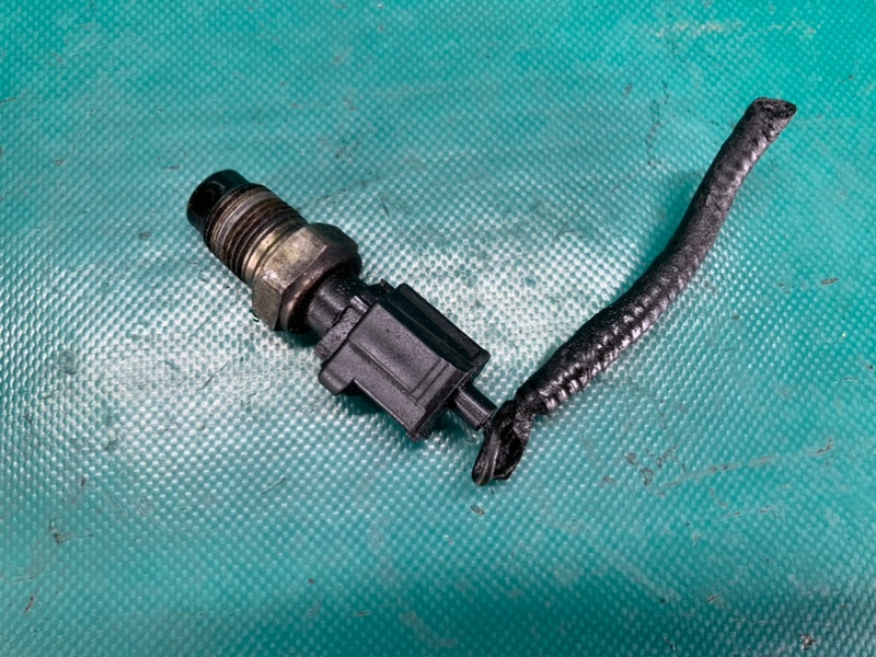 Датчик давления масла ДВС TRIBUTE 00-07 2001 Внедорожник 3.0