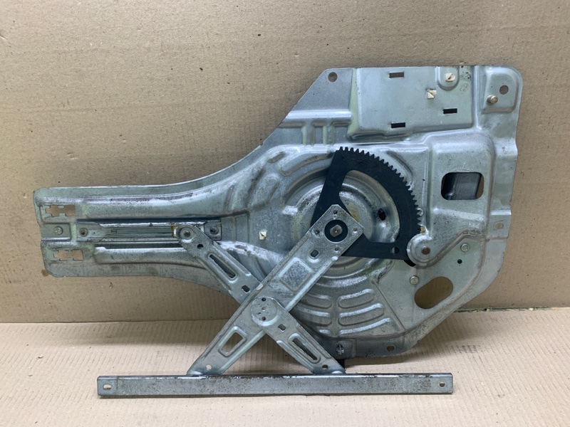 Стеклоподъемник задний правый HYUNDAI TUCSON 04-10 2.7 G6BA Стеклоподъемник задний правый HYUNDAI TUCSON 04-10 2.7 G6BA