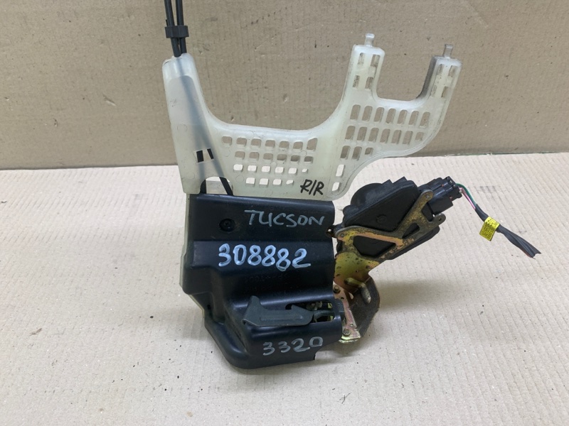 Замок двери задний правый TUCSON 04-10 2006 2.7 G6BA