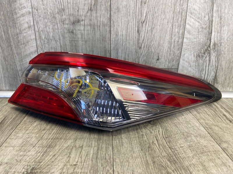 Фонарь наружный правый CAMRY 70 17- 2018 GSV70 2.5 A25AFKS Фонарь наружный правый CAMRY 70 17- 2018 GSV70 2.5 A25AFKS