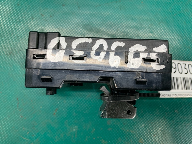 Кнопка стеклоподъемника задняя правая INFINITI Q50 20- Седан 3.0 VR30DDTT