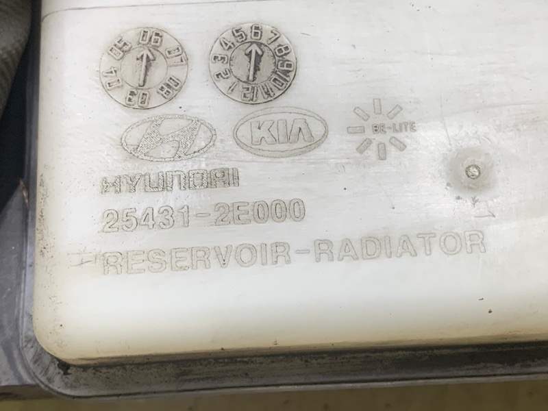 Бачок расширительный HYUNDAI TUCSON 04-10 2.7 G6BA