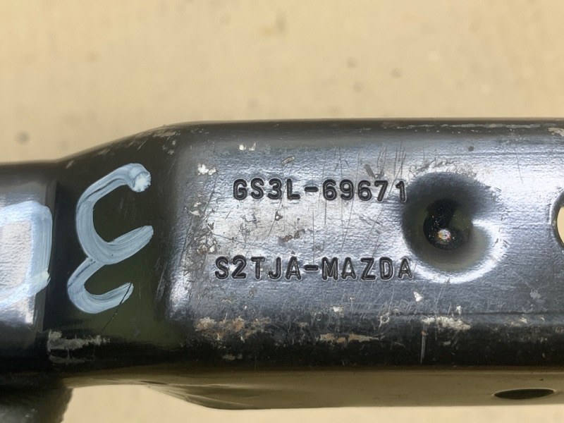 Ручка домкрата 6 GH 07-12 2008 2.5 L (L5-VE) Ручка домкрата 6 GH 07-12 2008 2.5 L (L5-VE)