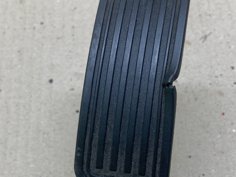 Педаль газа левая 6 GH 07-12 2008 2.5 L (L5-VE) Педаль газа левая 6 GH 07-12 2008 2.5 L (L5-VE)